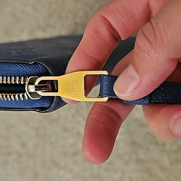 Louis Vuitton Pre-Loved Blue Empreinte Zippy Wallet - Picture 4 of 12